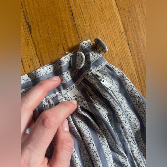 40s Vintage Grey Two Piece Striped Skirt Suit - Picture 5 of 11